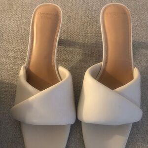 Abercrombie & Fitch Women's Cream twist puff heel